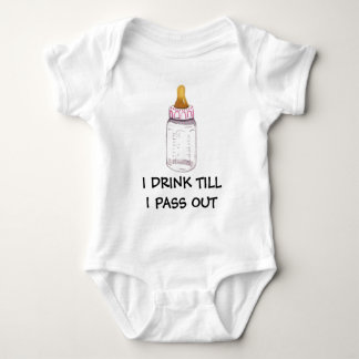 ICH TRINKE, BIS ICH HERAUS ÜBERSCHREITE BABY STRAMPLER