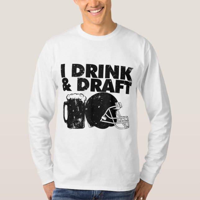 Ich trinke und Entwurf lustige Fantasy Football En T-Shirt (Vorderseite)