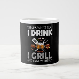 Ich trinke und grill Essen nach Maß Jumbo-Tasse