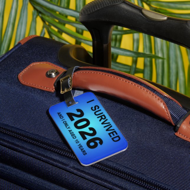 Ich überlebte 2026 gepäckanhänger (Vorderseite Insitu 1)