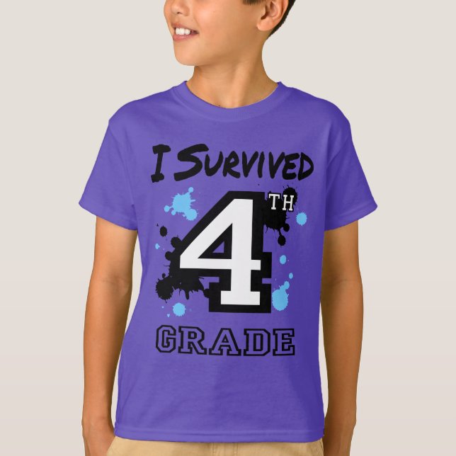 Ich überlebte 4. Klasse T-Shirt (Vorderseite)