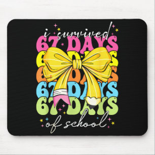 Ich überlebte 67 Tage Coquette-Bogen-Schulstudenti Mousepad