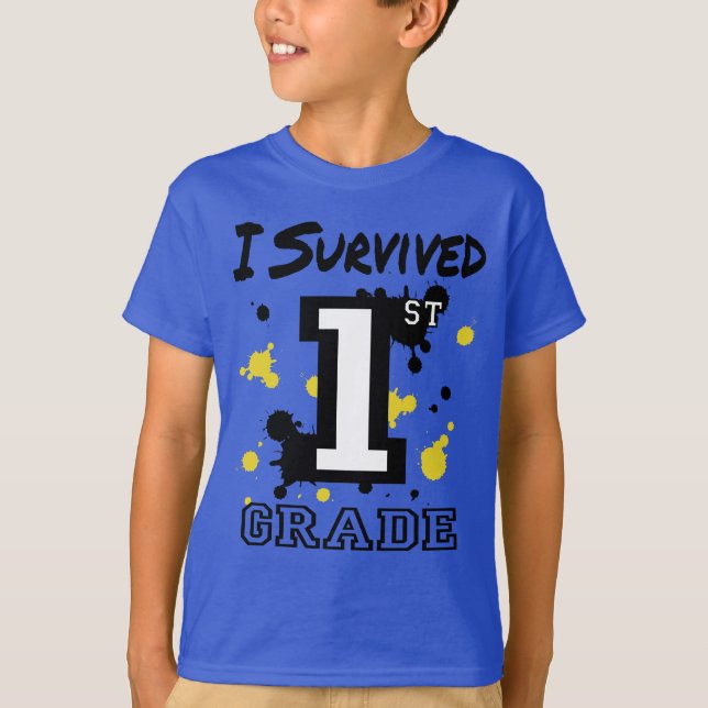 Ich überlebte die 1. Klasse T-Shirt (Vorderseite)