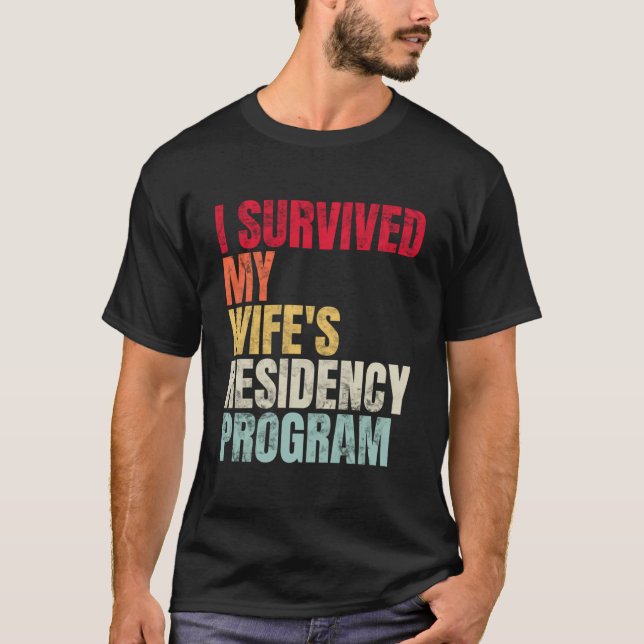 Ich überlebte die medizinische Versorgung meiner E T-Shirt (Vorderseite)
