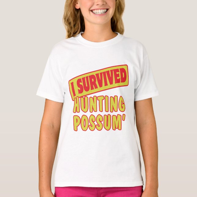 ICH ÜBERLEBTE JAGDPOSSUM T-Shirt (Vorderseite)