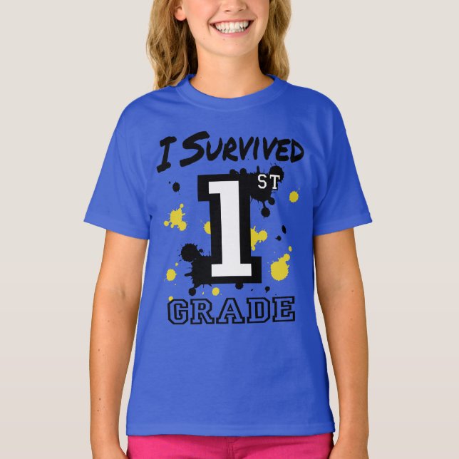 Ich überlebte Mädchen der 1. Klasse T-Shirt (Vorderseite)