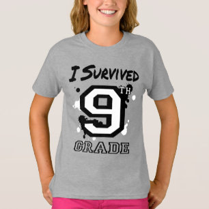 Ich überlebte Mädchen der 9. Klasse T-Shirt