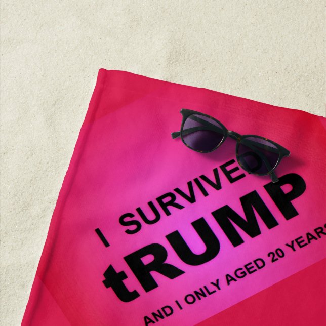 Ich überlebte tRUMP  Strandtuch (Beispiel)