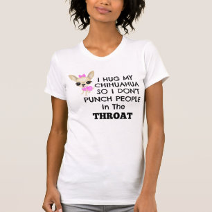 Ich umarme meine Chihuahua so…. T-Shirt