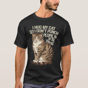 Ich umarmte meine Katze, sodass ich keine Leute in T-Shirt