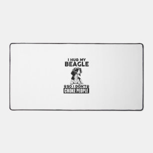 Ich umarmte meinen Beagle, damit ich nicht Leute e Schreibtischunterlage