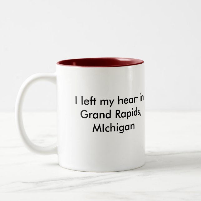 Ich verließ mein Herz in Grand Rapids, MIch. Zweifarbige Tasse (Links)