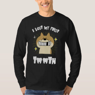Ich verlor meinen ersten Zahn Shiba-Hund Zähne dra T-Shirt