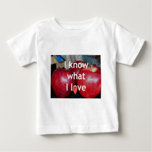"Ich weiß, was ich Liebe" - Design mit Apple-Thema Baby T-shirt