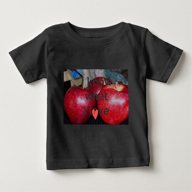 "Ich weiß, was ich Liebe" - Design mit Apple-Thema Baby T-shirt (Vorderseite)