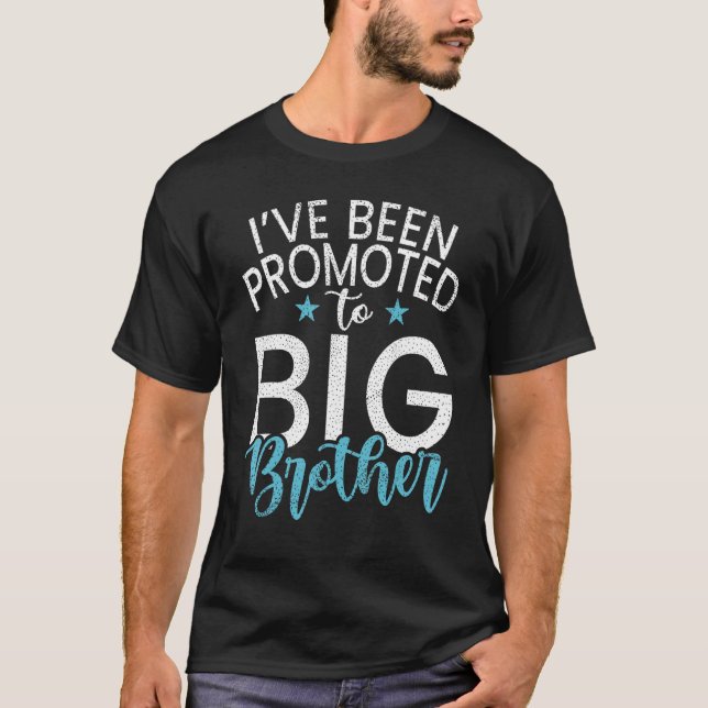 Ich wurde zum Big Brother befördert T-Shirt (Vorderseite)