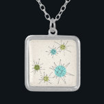 Iconic AtomSternexplosion-Halskette Versilberte Kette<br><div class="desc">Dieses Iconic AtomSternexplosion-Halskettenmuster kennzeichnet iconic AtomSternexplosionen. Das ist recht! Die alte Schule, cremefarbener Hintergrund mit Goldtupfen ist- der perfekte Hintergrund für den vibrierenden Türkis, den beruhigenden Sellerie und farbigen die Kreise des kitschy Birnengrüns. Die Stellen der Farbe werden sporadisch in verschiedene Größen mit der Bedeckung der schwarzen v-förmigen Linien, um...</div>