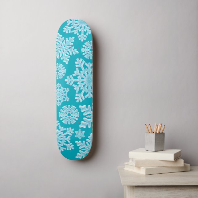 Icy Aqua Aquamarin Frozen Winterschneeflocken Weih Skateboard (Wandkunst)