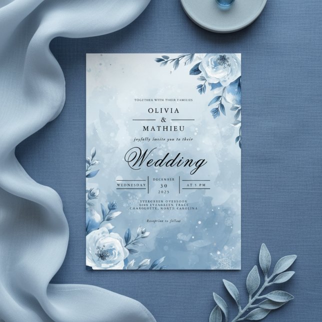 Icy Blue Floral Romance Wedding Einladung (Von Creator hochgeladen)