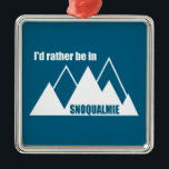 I'd Rather Be In Snoqualmie Washington Mountain Ornament Aus Metall<br><div class="desc">Nestled in the foothills of the Cascade Mountains, Snoqualmie Washington serves as a premier gateway to high-octane adventures, ranging from technical downhill mountain biking at the Summit Bike Park to world-class rock climbing at the nearby Exit 32 and 38 crags. When winter arrives, the area transforms into a hub for...</div>