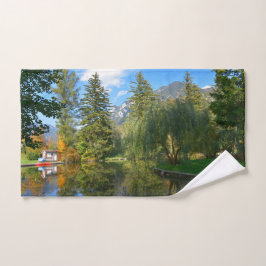 Idylle des Herbstbeckens Handtuch
