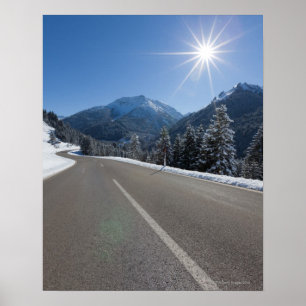 Idyllisches leeres Straße thrugh eine Poster