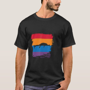 Iguana Shadow Silhouette mit farbenfroher Flagge T-Shirt