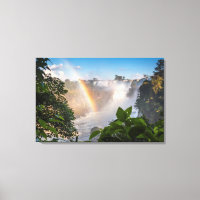 Iguazú Wasserfälle mit Regenbogen, Argentinien