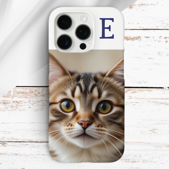 Ihr Cat Foto Stilvoll Mit Monogramm Case-Mate iPhone Hülle (A monogrammed phone case to personalize with a favorite photo of your pet cat)
