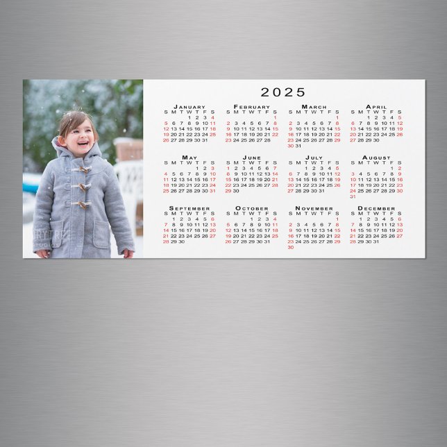 Ihr Foto 2025 Kalender auf dem White Magnet (Your Photo 2025 Calendar on White Magnet in situ)