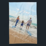 Ihr Foto Küchentücher mit individuellem Text<br><div class="desc">Handtücher für Foto und Textküche - Einzigartiges Design - Personalisierte Familie / Freunde oder Persönliches Geschenk - Hinzufügen von Text und Foto - Umgestalten und verschieben Sie Elemente mit dem Anpassungs-Tool ! Wählen Sie Schriftart / Größe / Farbe! Viel Glück - Seien Sie glücklich :)</div>