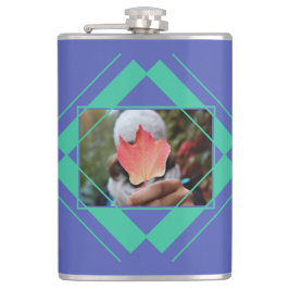 IHR FOTO & NAME in einem Fenster mit geometrischem Flachmann