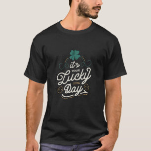 Ihr glücklicher Tag St. Patricks Day Frauenkurse T-Shirt