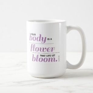 Ihr Körper ist eine Blumen-Tasse Tasse
