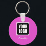 Ihr Logo/Art/Foto, Name des Drehbuchs, Fuchsia Schlüsselanhänger<br><div class="desc">Personalisieren Sie mit Ihrem Logo,  Art oder Foto und Namen in weißem Schrift auf Fuchsia Hintergrund. Klicken Sie auf "Anpassen",  um Farben und Stile zu ändern.</div>