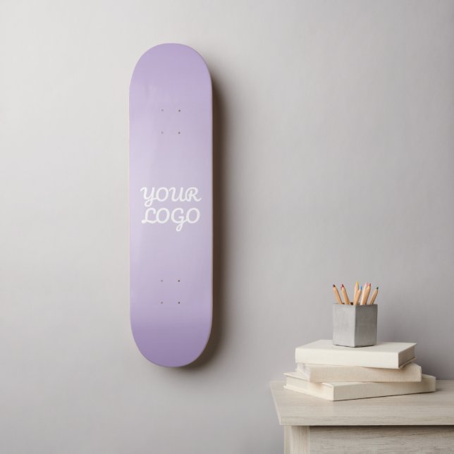 Ihr Logo & modernes einfaches Ombre | Lavendel Skateboard (Wandkunst)