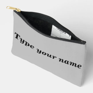 Ihr Name auf grauer Tasche