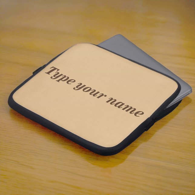 Ihr Name auf hellbrauner Laptop-Hülle Laptopschutzhülle (Light brown laptop sleeve with your name)