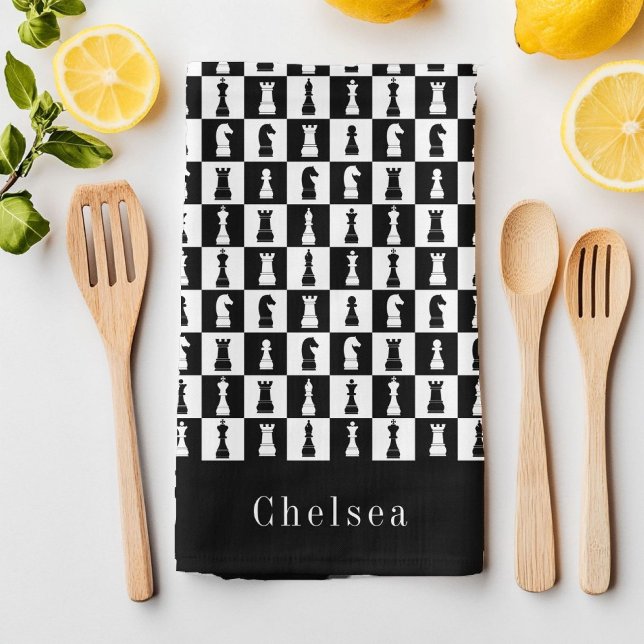 Ihr Name Schachspiel Figuren Muster Schwarz & Weiß Geschirrtuch (Your Name Chess Game Figures Pattern Black & White Kitchen Towel)