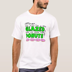 Ihre Augen schauen wenig glasiert T-Shirt