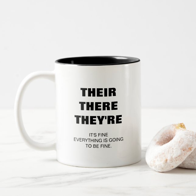 Ihre, hier, sie sind Lehrer, die Grammatik komisch Zweifarbige Tasse (Mit Donut)