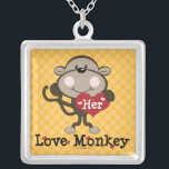 Ihre Liebe-Affe-Halskette Versilberte Kette<br><div class="desc">Ein niedlicher Affe, der ein Herz halten, das sie sagt und der Wörter Liebe-Affe unter es verzierten mit roten Herzen. Erhalten Sie das Zusammenbringen ihrer Liebe-Affehalskette für ihn. Diese niedlichen und lustigen zusammenpassenden Paarhalsketten machen den perfekten Jahrestag, Hochzeit, Geschenk des Valentines Tagesoder jedes mögliches Tagesgeschenk für die Paare, die in...</div>