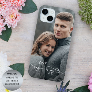 Ihre Monogramme und ineinander verschlungene Liebe iPhone 15 Hülle