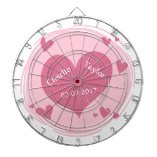 Ihre Namen u. Datum in einer Dartscheibe