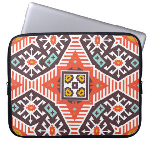 Ikat Aztec: Ethnische Streifentextur Laptopschutzhülle