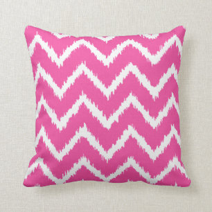 Ikat Chevrons - Deep fuchsia rosa und weiß Kissen