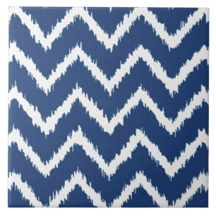 Ikat Chevrons - Marineblau und Weiß Fliese
