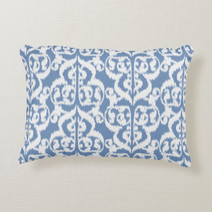 Ikat maurischer Damast - himmelblau und weiß Dekokissen