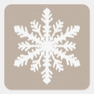 Ikat Snowflake - Taupe und Weiß Quadratischer Aufkleber