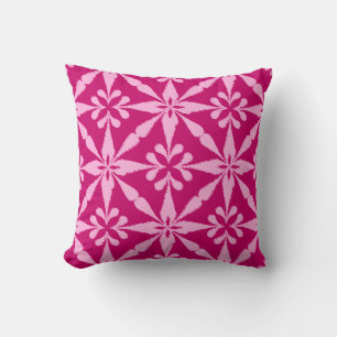 Ikat Star Pattern - Fuchsia Pink Kissen